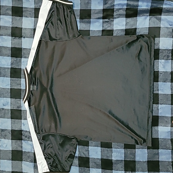 Vintage. Made in USA. Cheetah. Jersey material tee. Men's size L. Like-new - Picture 10 of 15